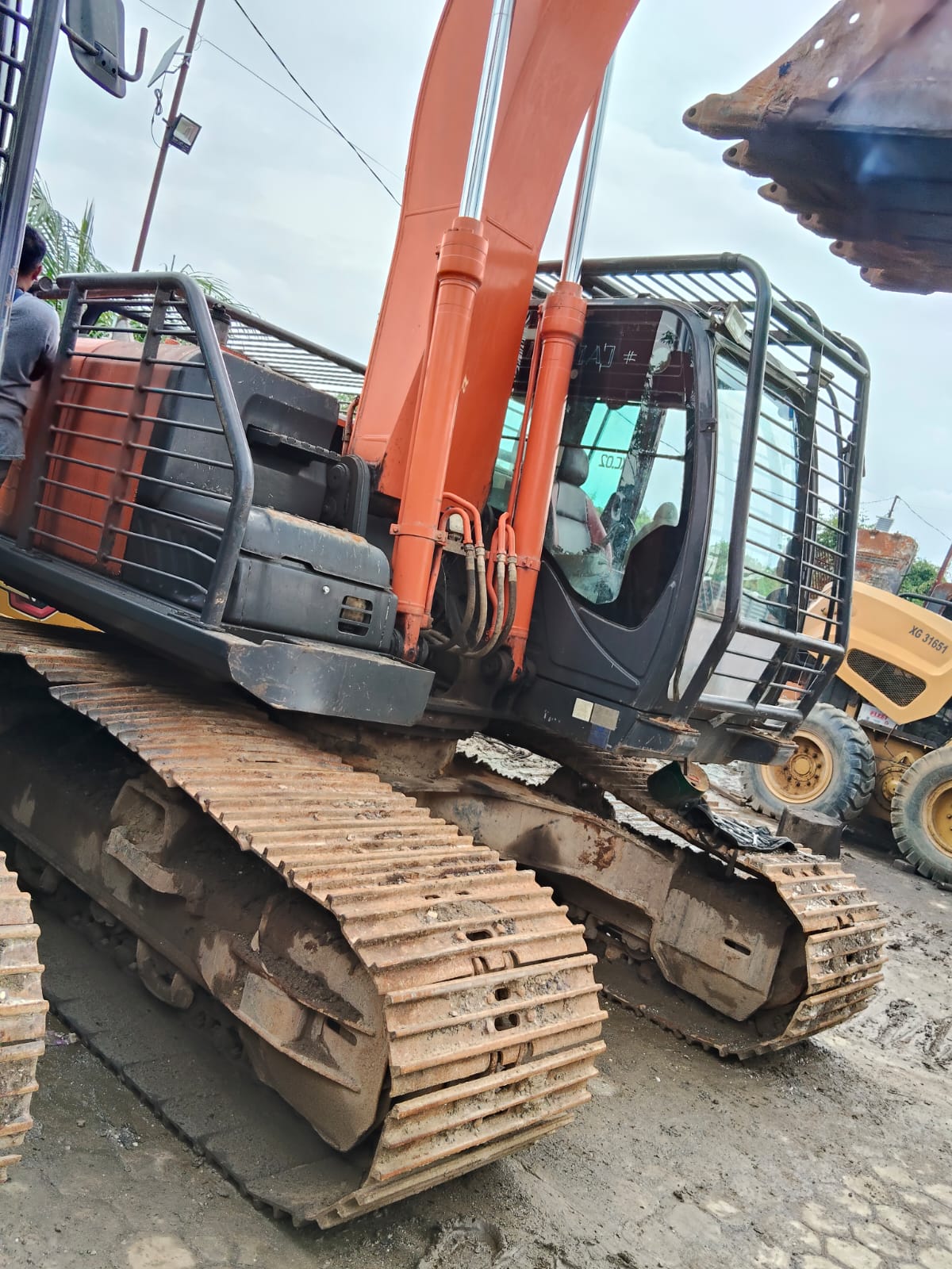 Excavator Hitachi ZAXIS 210F-5G 2025